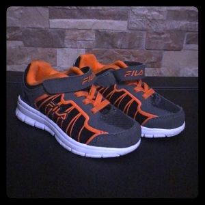 Toddler Fila gym shoes